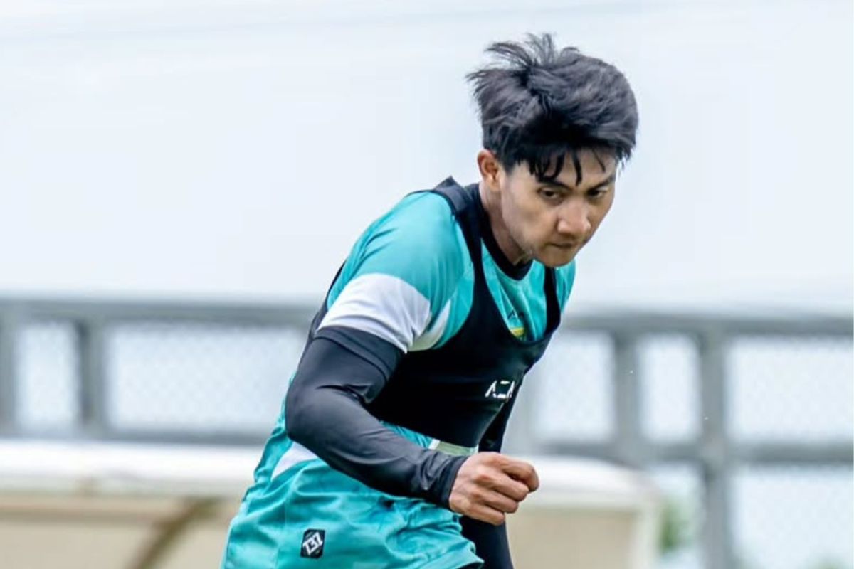 Malik Risaldi diprediksi Bonek jadi playmaker pada laga Persebaya Surabaya vs Arema FC di Gelora Bung Tomo. (Dok. Persebaya Surabaya) - Image
