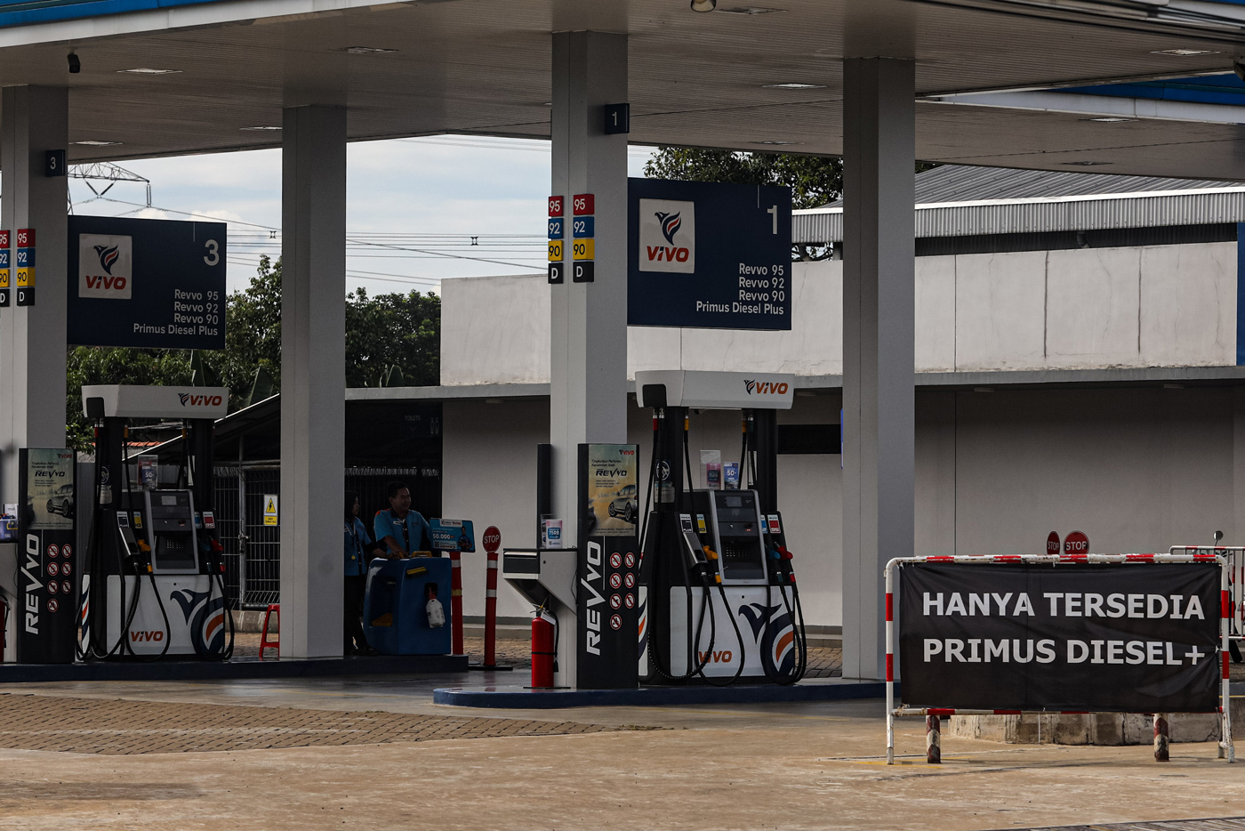 Suasana SPBU Vivo di kawasan Sawangan, Depok, Jawa Barat, Senin (24/11/2025). (Salman Toyibi/Jawa Pos)
