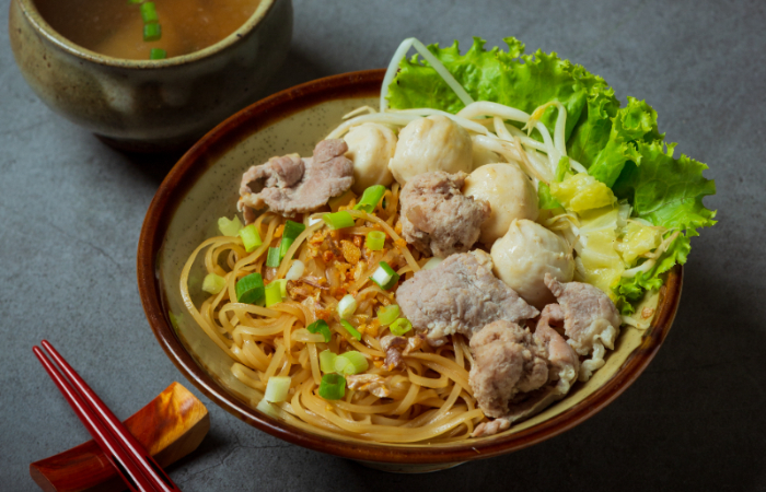 3 Tempat Makan Malam di Bandung yang Enak dan Wajib Dikunjungi./freepik.com - Image