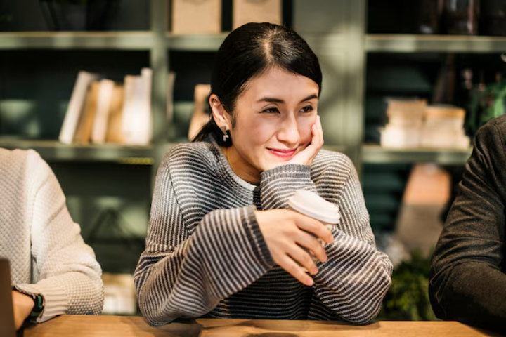 seseorang yang menjauhi situasi negatif./Freepik/rawpixel.com - Image
