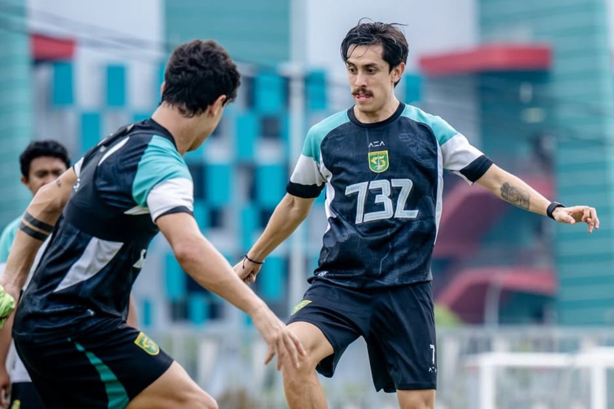 Francisco Rivera siap bawa Persebaya Surabaya curi poin dari kandang PSM Makassar. (Persebaya Surabaya) - Image