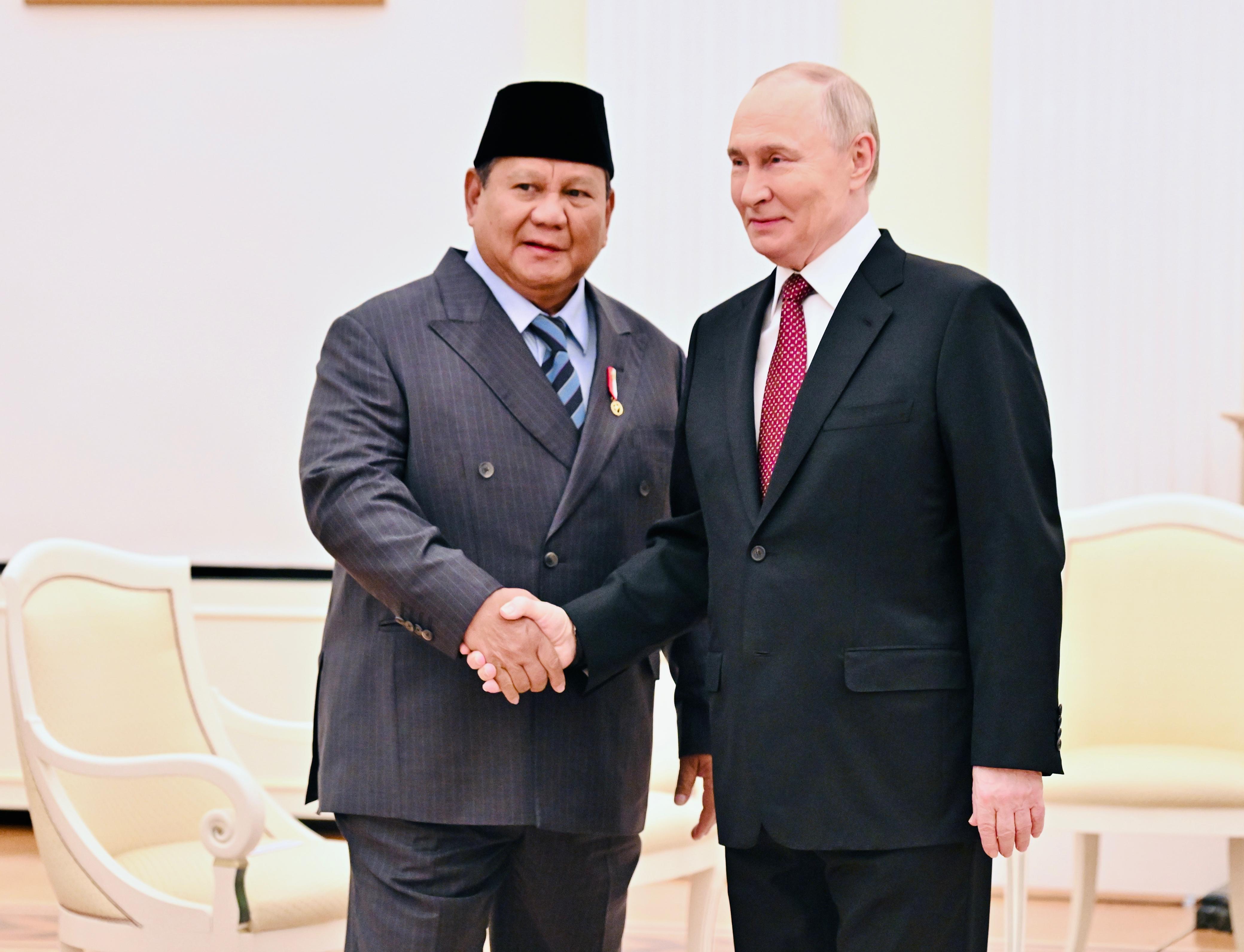 Presiden RI Prabowo Subianto bertemu dengan Presiden Rusia Vladimir Putin di Istana Kremlin, Moskow,