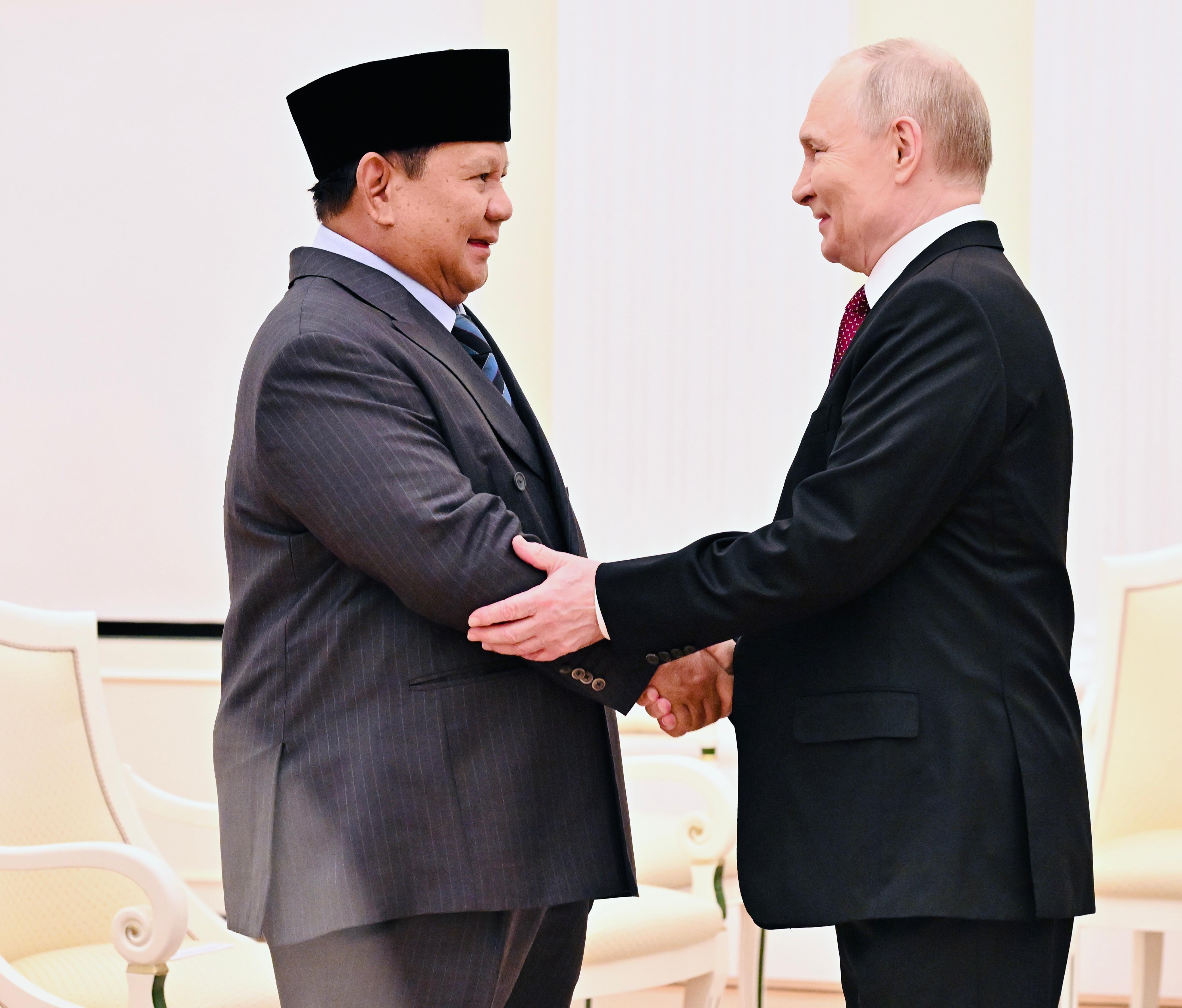 Presiden RI Prabowo Subianto bertemu dengan Presiden Rusia Vladimir Putin di Istana Kremlin, Moskow,