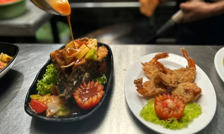 7 Tempat Makan Favorit Dekat Stasiun Pulu Raja, Sumatera Utara (Freepik) - Image
