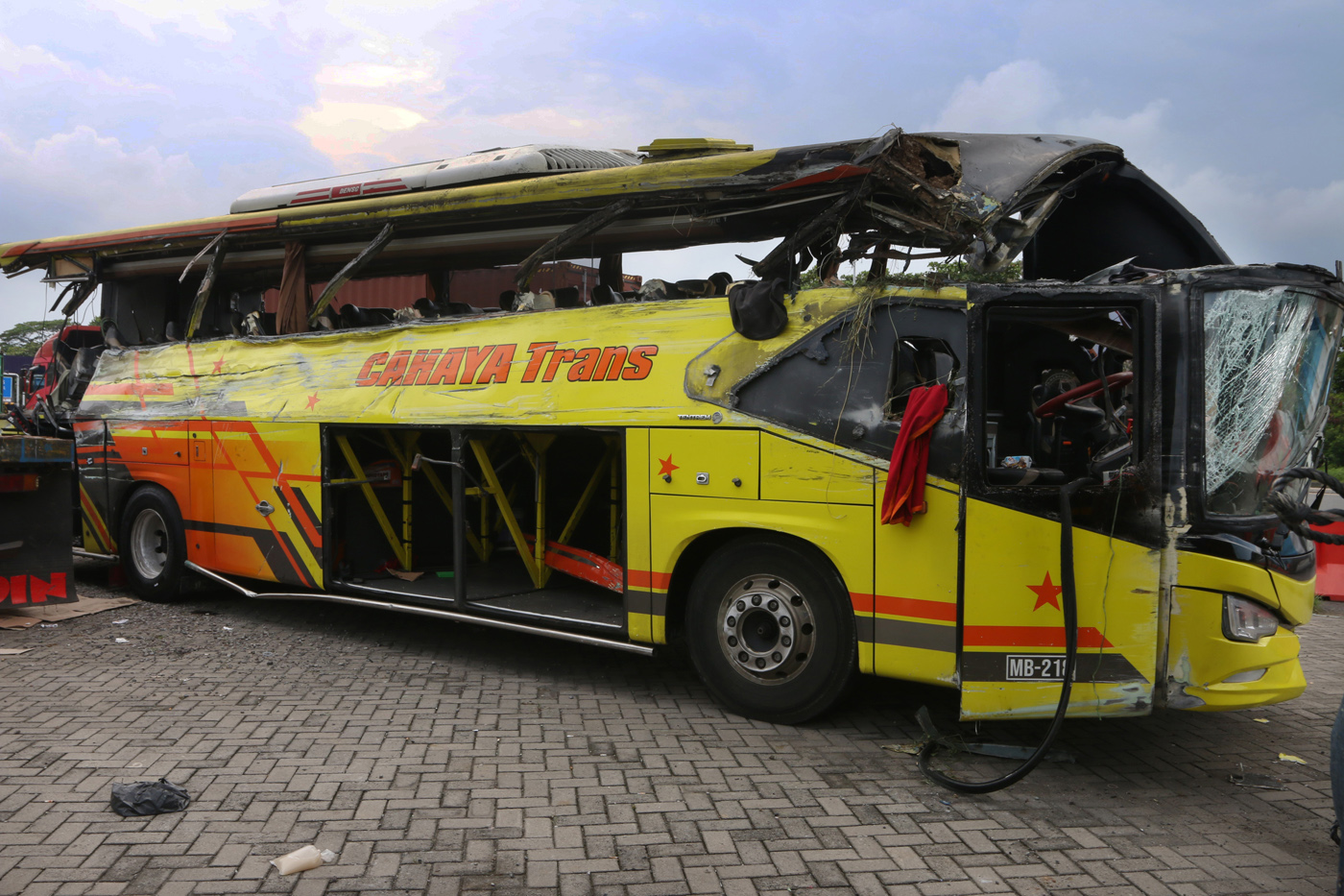 Hino: Kecelakaan Truk dan Bus Tidak Bisa Dilihat Secara Sederhana Semua Pihak Terkait Harus Terlibat - Image