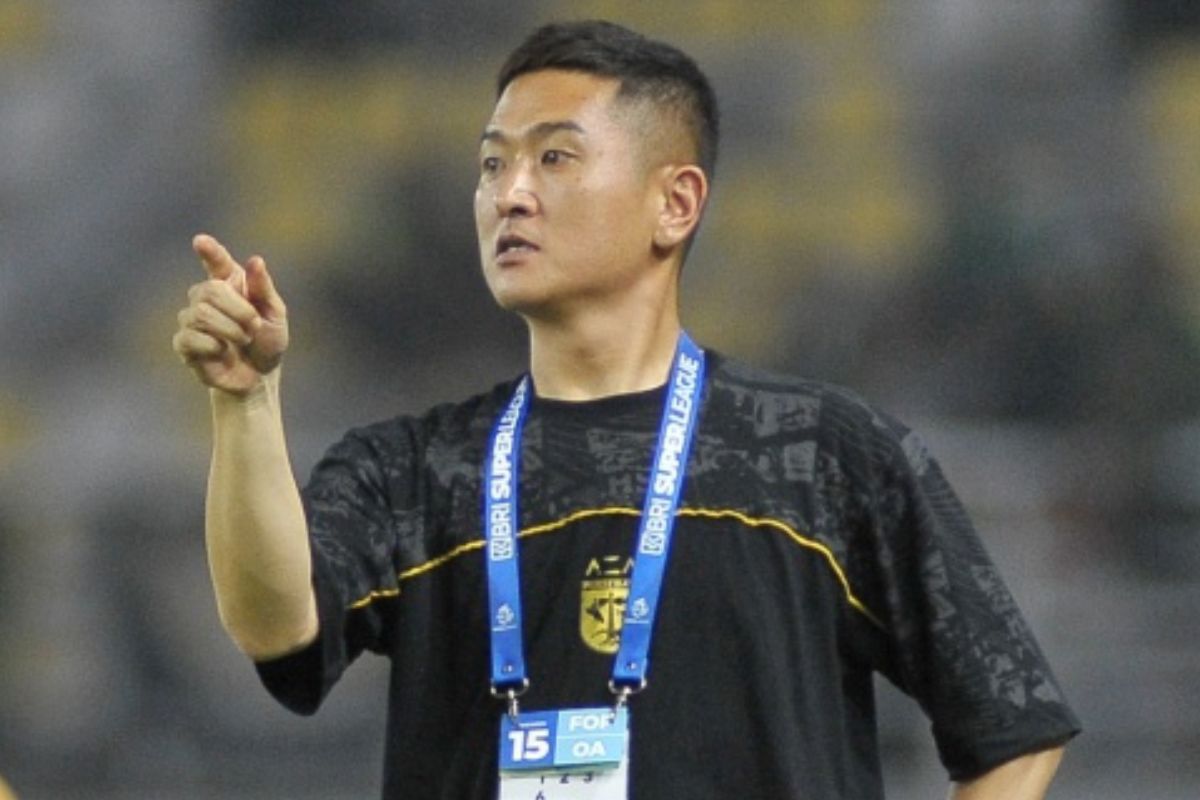 Shin Sang-gyu wariskan senjata baru Persebaya Surabaya ke Bernardo Tavares. (I.League) - Image