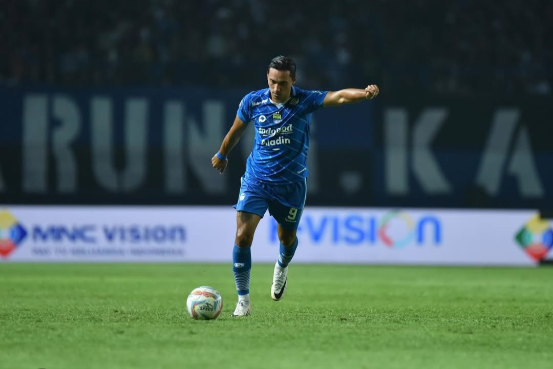Foto: Ezra Walian pernah jadi bagian penting Persib Bandung. (Dok: Persib) - Image
