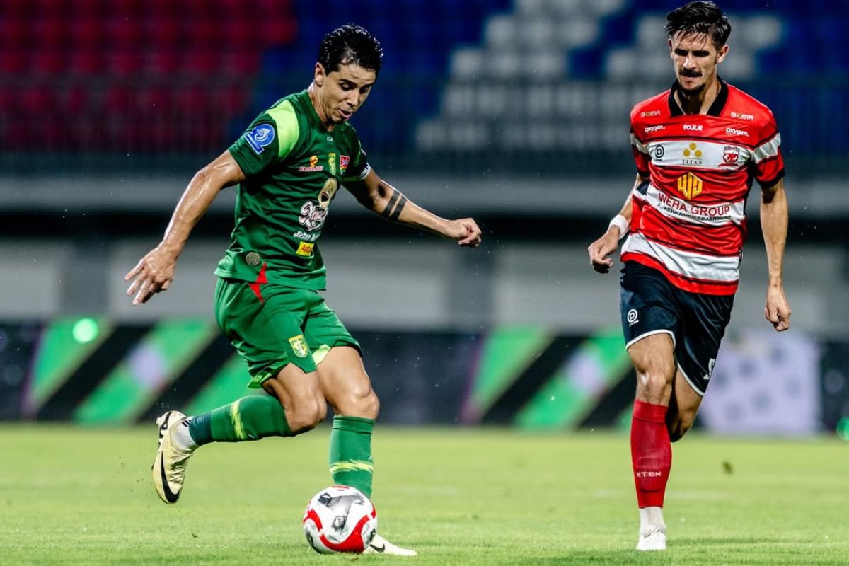 Bruno Moreira sukses bawa Persebaya Surabaya bungkam Madura United di Pamekasan. (Persebaya Surabaya) - Image