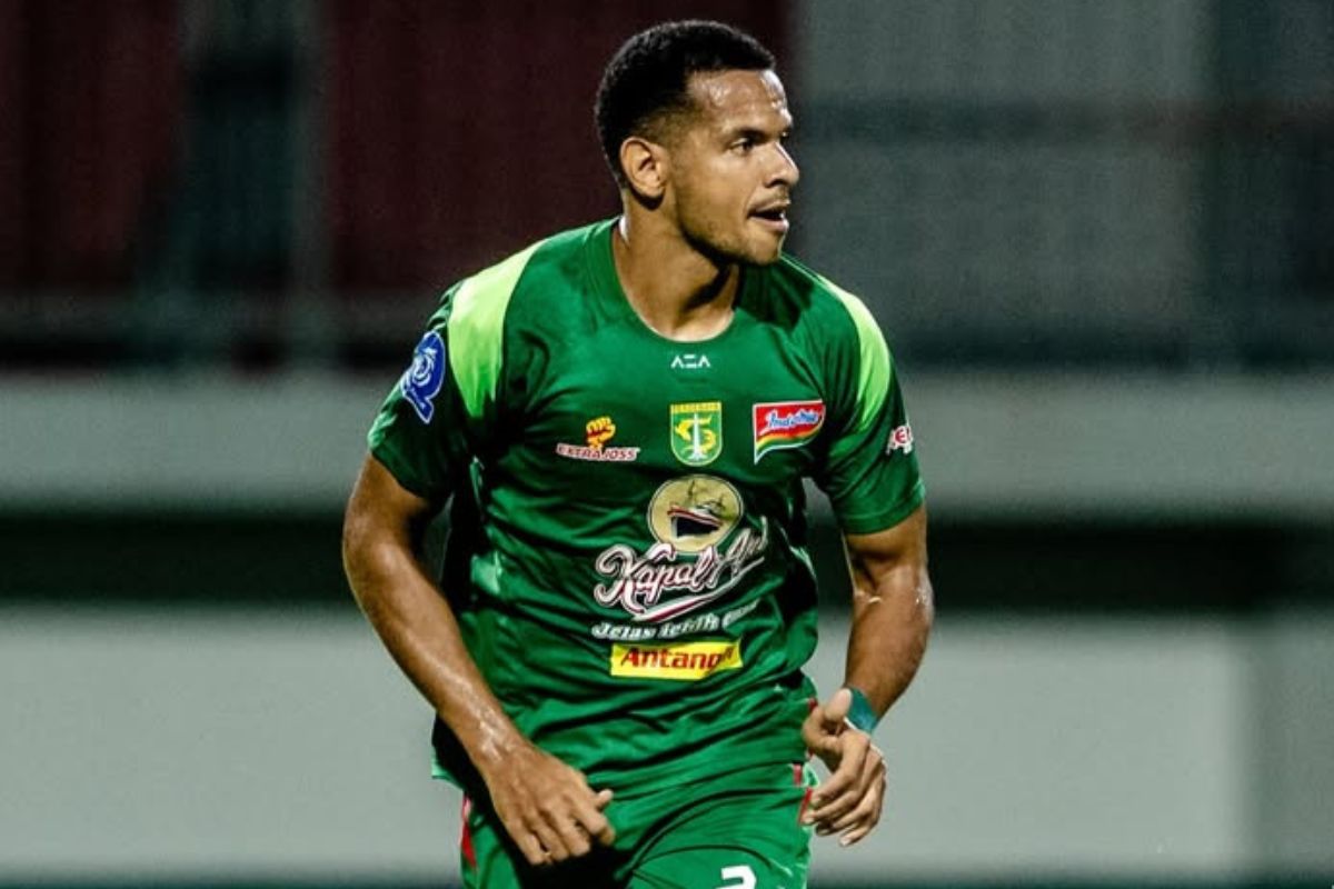 Leo Lelis raih rating tertinggi dan bantu Persebaya Surabaya clean sheet di kandang Madura United. (Persebaya Surabaya) - Image