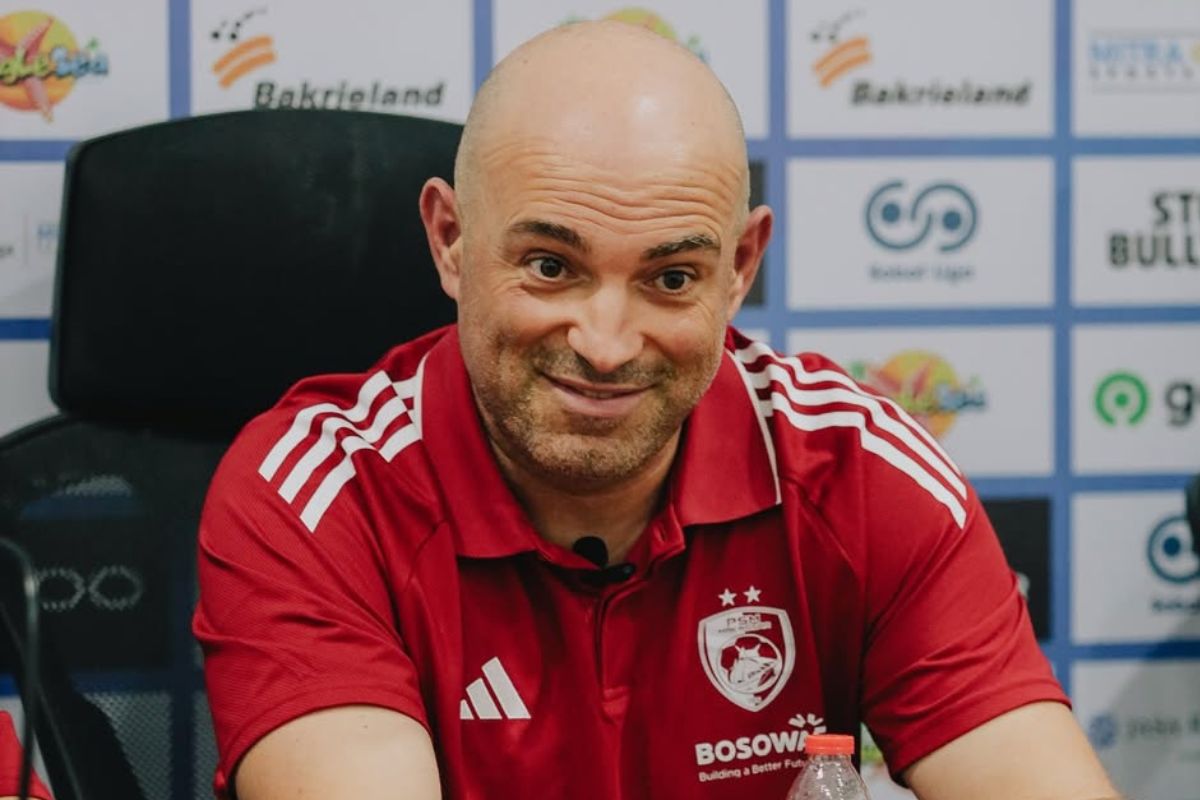 Bernardo Tavares sudah cari pemain baru untuk Persebaya Surabaya sejak deal dengan manajemen. (PSM Makassar) - Image