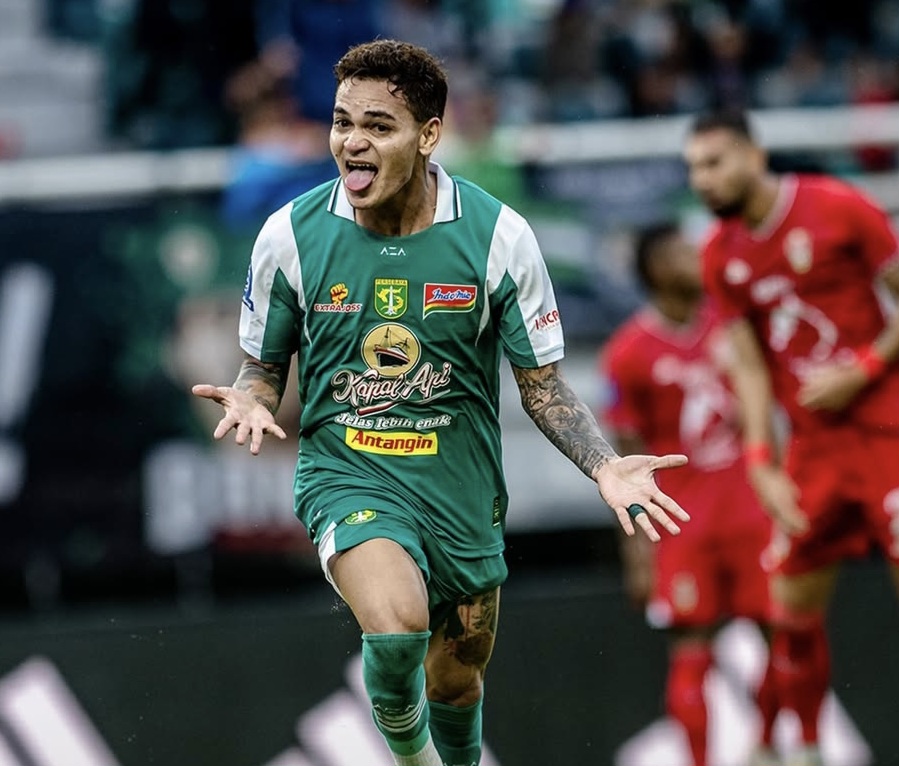 Caption gambar: Gali Freitas jadi tumpuan penting Persebaya Surabaya era Bernardo Tavares. (Persebaya Surabaya) - Image