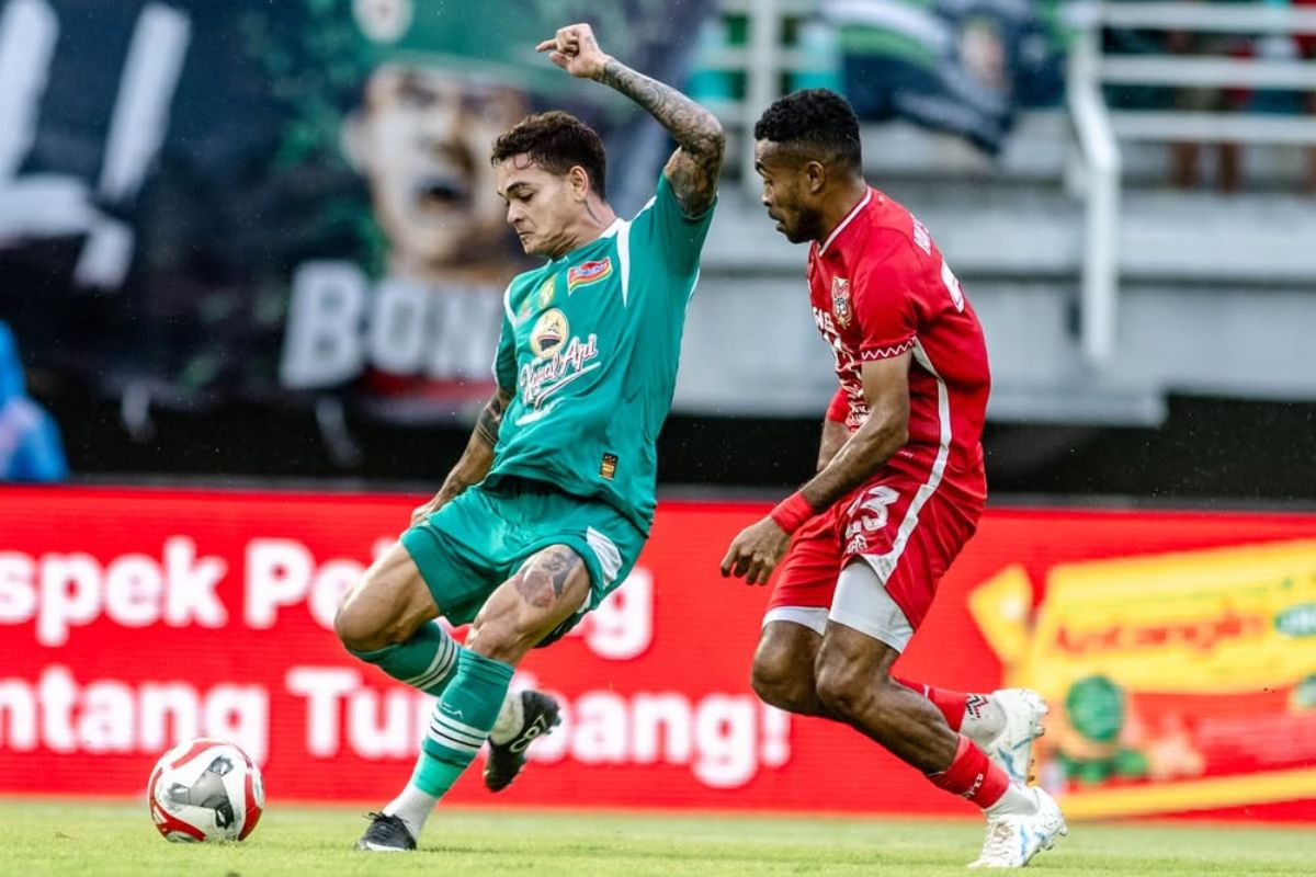 Gali Freitas jadi andalan baru Bernardo Tavares di Persebaya Surabaya pada putaran kedua. (Persebaya Surabaya) - Image