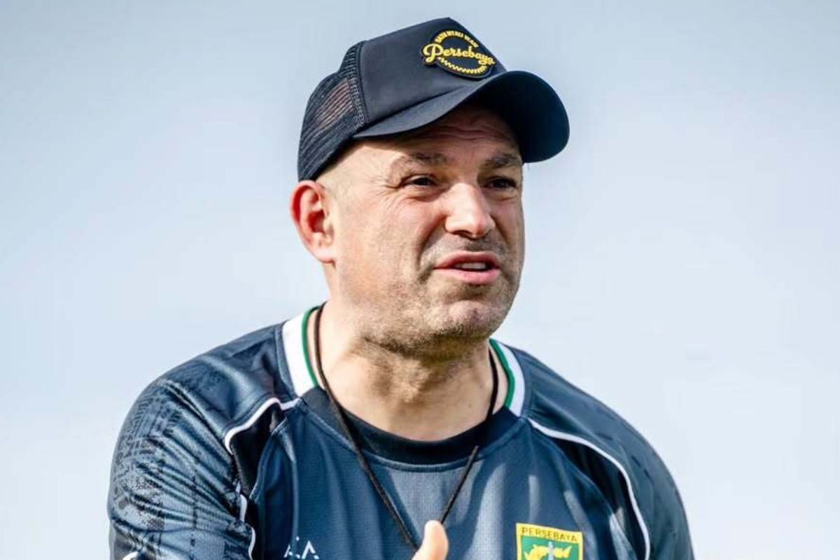 Bernardo Tavares rombak skuad Persebaya Surabaya demi tembus papan atas di Super League 2025/2026. (Persebaya Surabaya) - Image