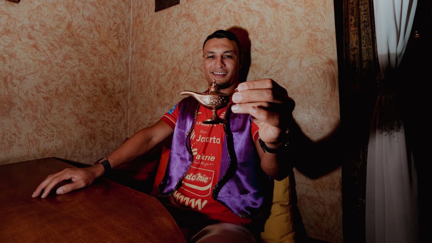 Alaeddine Ajaraie resmi jadi pemain baru Persija Jakarta pada putaran kedua super league. (Dok. Persija) - Image