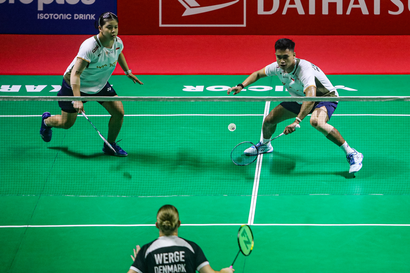 Pebulu tangkis ganda campuran Indonesia Jafar Hidayatullah/Felisha Alberta Nathaniel Pasaribu. BWF mengirim aturan integritas kepada atlet Indonesia. Amri Syahnawi menyebut pemain diminta teliti dan hati-hati memahami aturan. (Dok. JawaPos.com) - Image