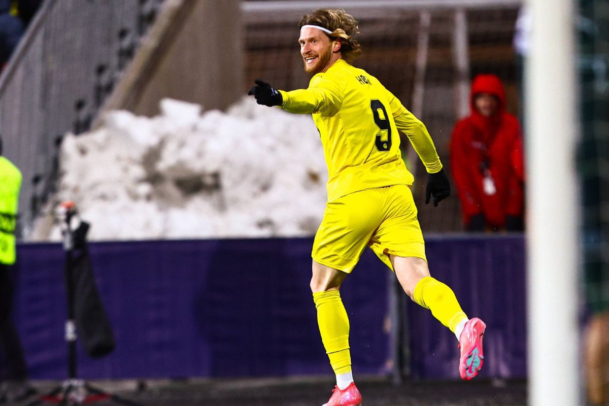 Kasper Hogh cetak gol penentu kemenangan Bodo/Glimt melawan Atletico Madrid. (@sporx/X). - Image