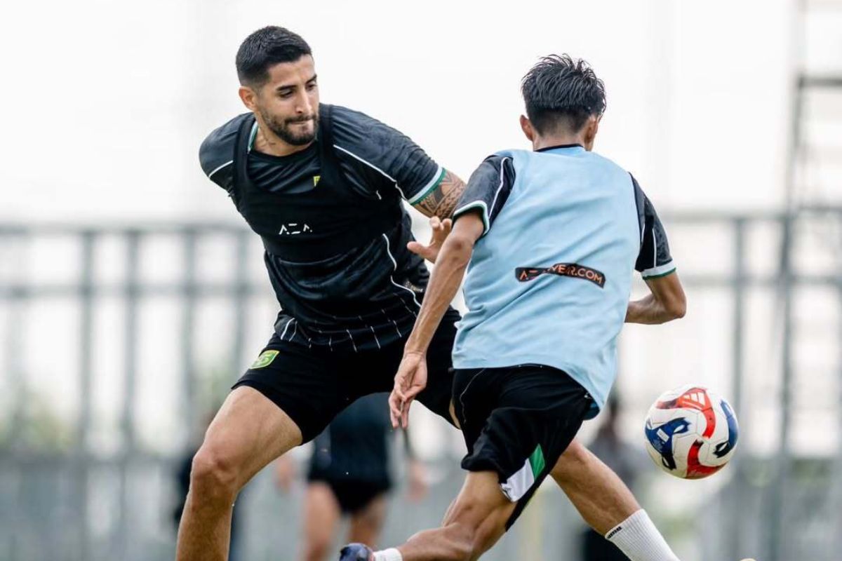Bruno Paraiba diharapkan bugar dan siap bela Persebaya Surabaya hadapi Dewa United. (Persebaya) - Image