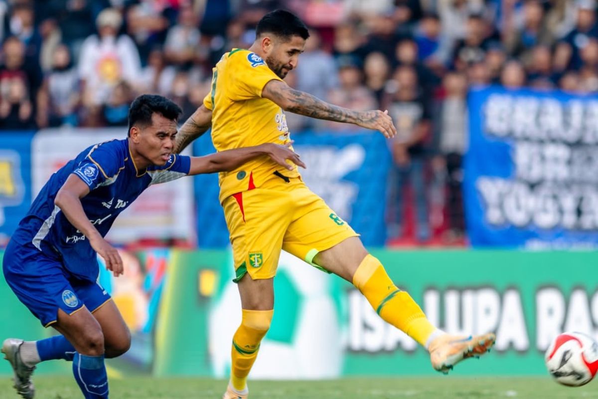 Bruno Paraiba ungkap tiga fakta penting di balik gol debutnya bersama Persebaya Surabaya. (Persebaya) - Image
