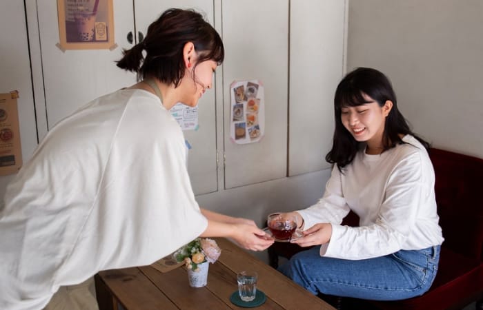 Psikologi Ungkap: Kebiasaan Mengucap Tolong dan Terima Kasih, Ini 7 Ciri Orang yang Alami Sopan   - Image