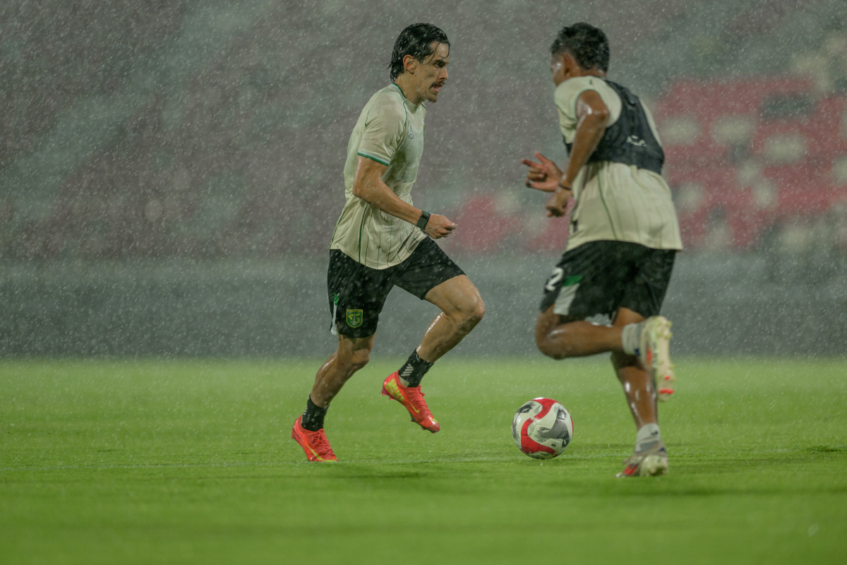 Latihan Persebaya Surabaya di Bali. (Istimewa) - Image