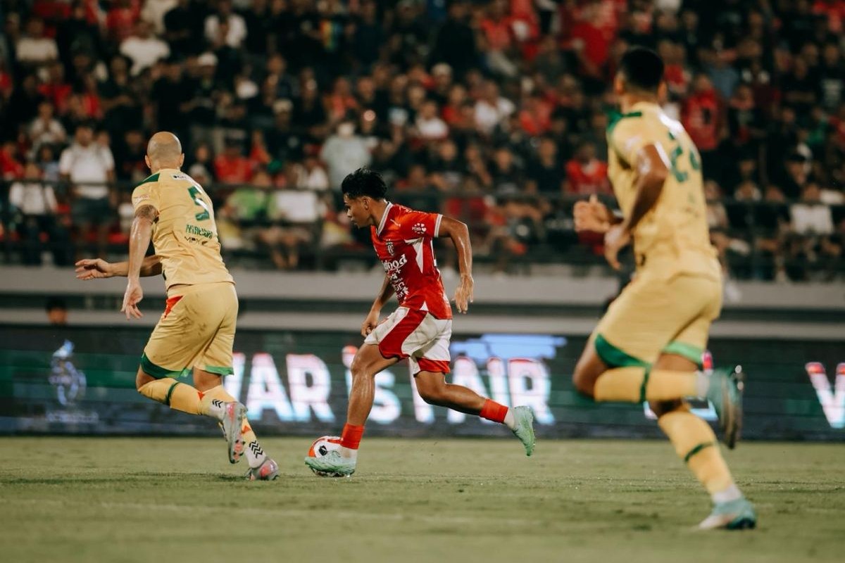 Bali United kalah 1-3 dari Persebaya. (Istimewa) - Image