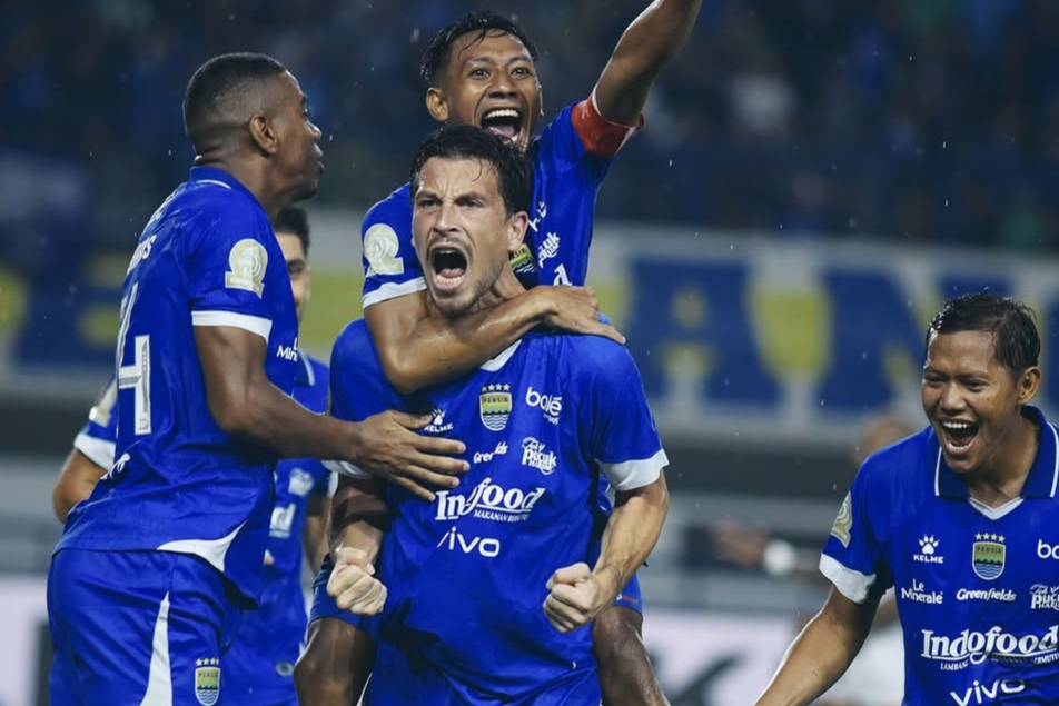 Beckham dan Reijnders Kembali, Thom Haye Optimistis Persib Bandung Tumbangkan Semen Padang - Image