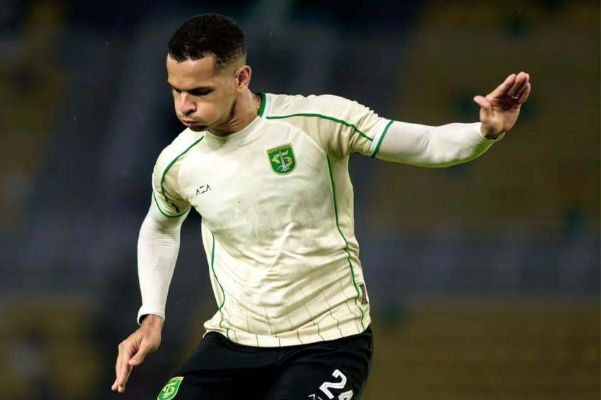 Leo Lelis siap bikin lini tengah Persebaya Surabaya sulit ditembus Bhayangkara FC. (Persebaya) - Image