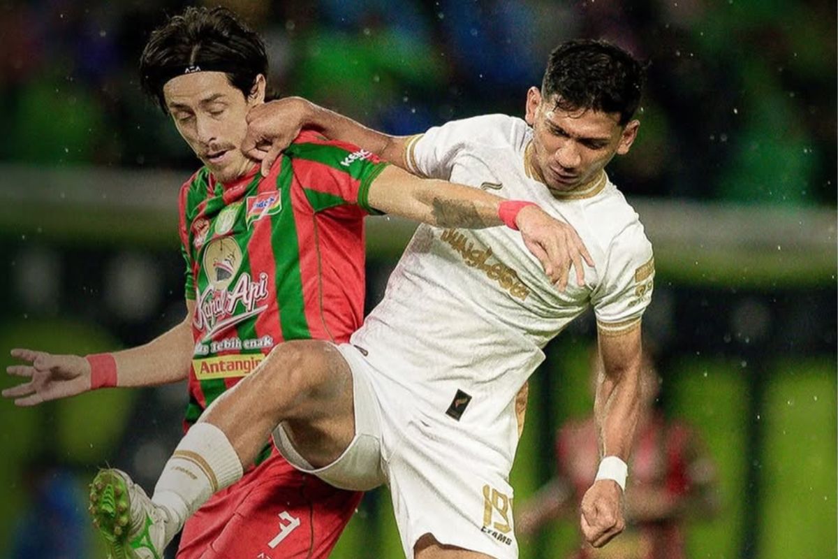 Bhayangkara FC unggul 2-0 atas Persebaya Surabaya di babak pertama. (Persebaya) - Image