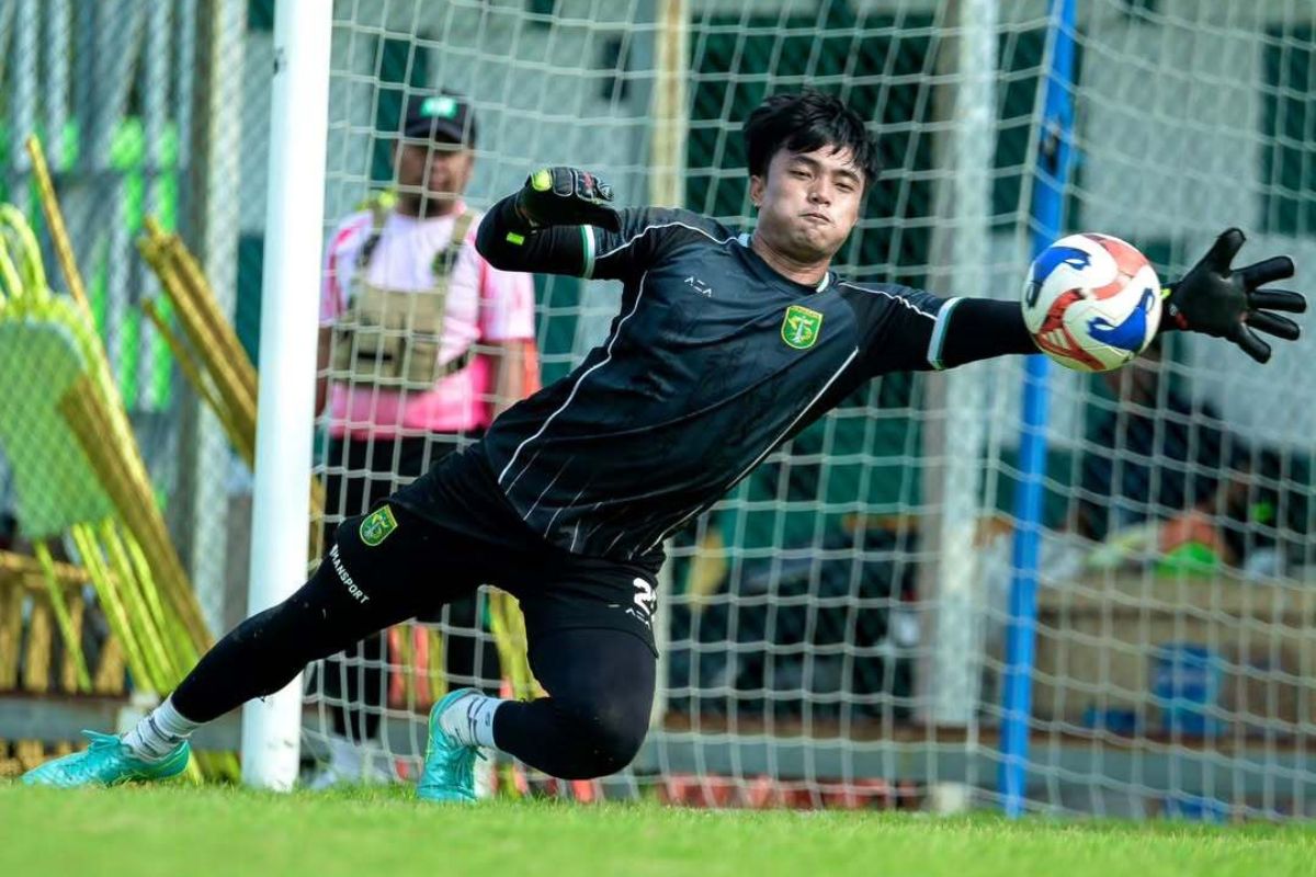 Ernando Ari kembali berlatih bersama Persebaya Surabaya jelang hadapi Persijap Jepara. (Dok. Persebaya) - Image