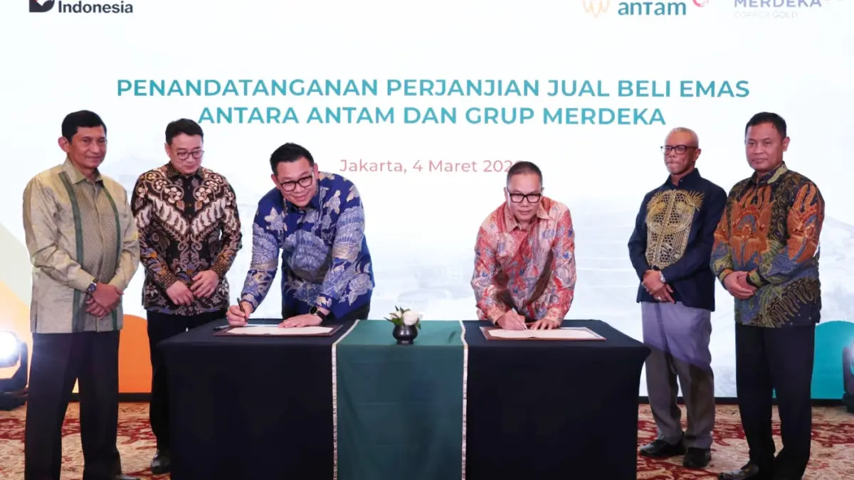 ANTAM resmi menandatangani kesepakatan pembelian 6 ton emas dari Grup Merdeka. 