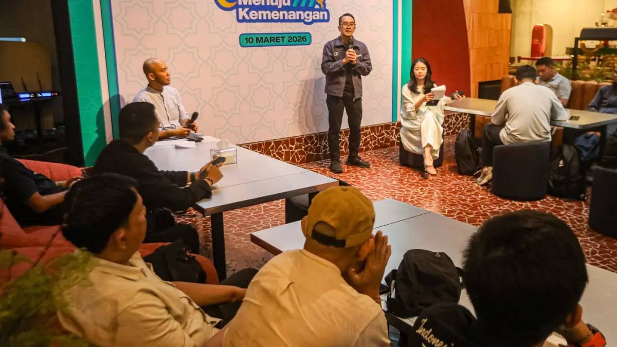 Chief Marketing Officer ALVA Putu Swaditya Yudha memberikan paparan pada konferensi pers di Jakarta, Selasa (10/3/2026). (Salman Toyibi/Jawa Pos)