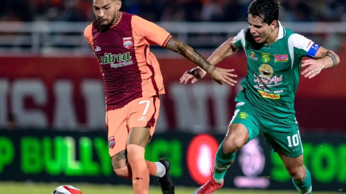 Ekspresi kecewa pemain Persebaya Surabaya usai menelan kekalahan telak 1-5 dari Borneo FC Samarinda di laga tandang. (Persebaya) - Image