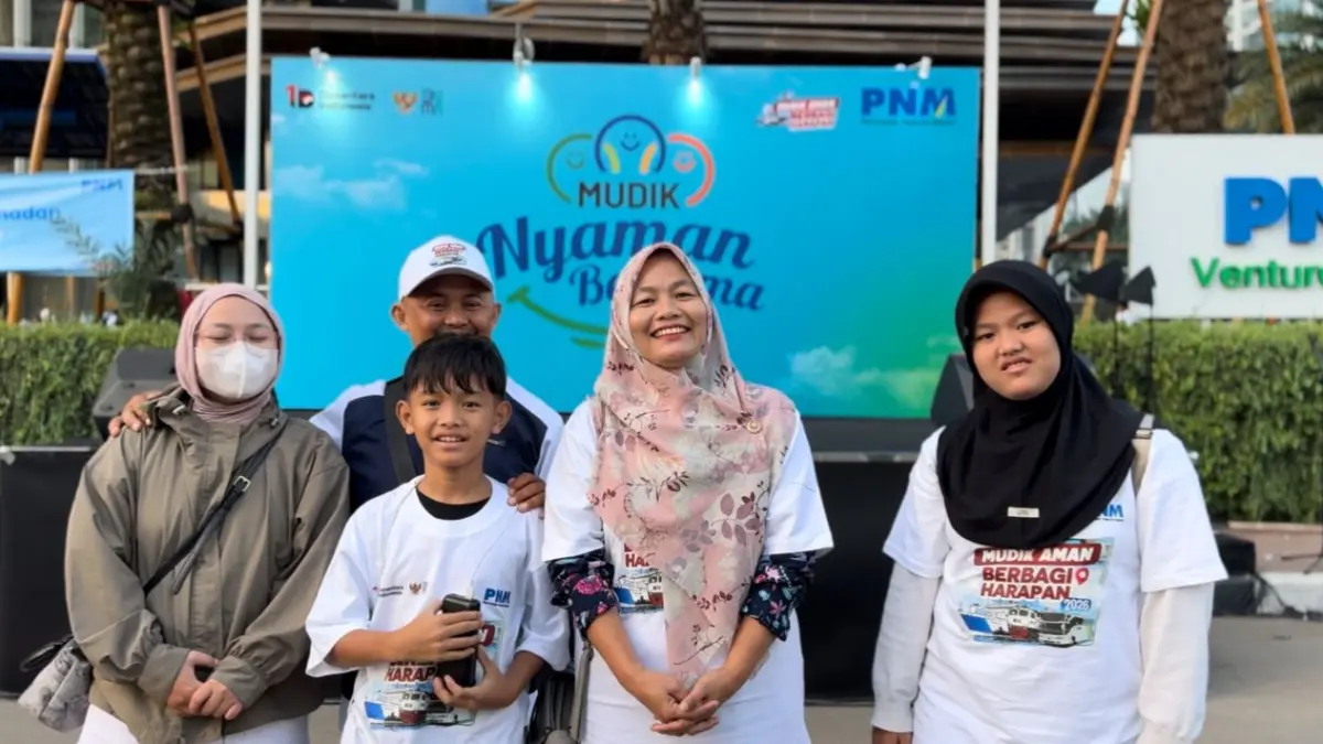 Ibu Eka Warni, nasabah PNM Mekaar asal Tangerang. (PNM) - Image