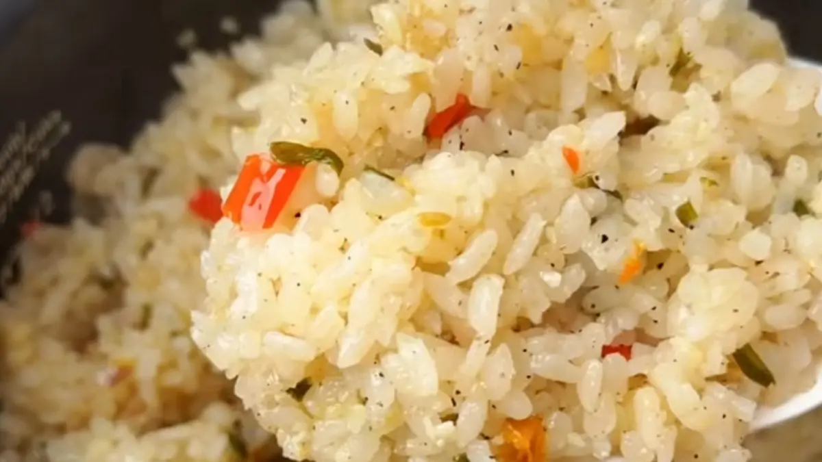 Potret nasi gurih cabe garam pedas wangi bikin nambah nasi. (Sumber: instagram.com/@hendrikpyong) - Image