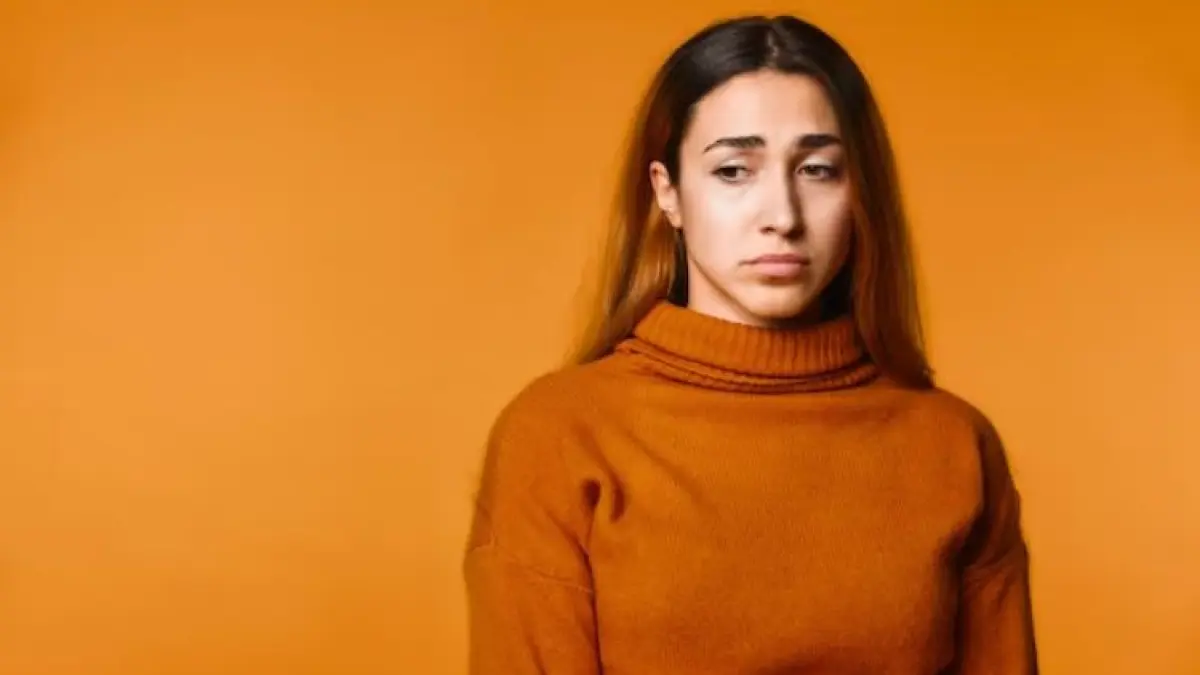 Ilustrasi seseorang yang sedih (Freepik) - Image