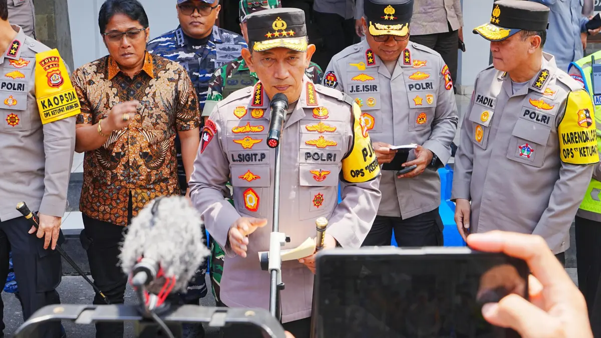 Kapolri Listyo Sigit Prabow saat memberikan keterangan terkait arus balik, Selasa (24/3). (Mabes Polri) - Image