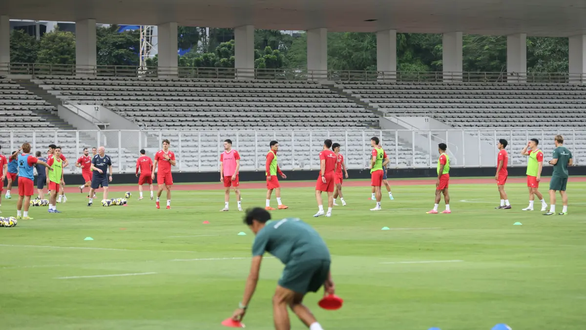 Para pemain Timnas Indonesia saat sesi latihan jelang FIFA Series 2026 di Jakarta, Kamis (26/3/2026). Timnas Indonesia akan menghadapi St. Kitts and Nevis. Jika berhasil menang, Indonesia berpotensi bertemu Bulgaria atau Kepulauan Solomon di partai final.