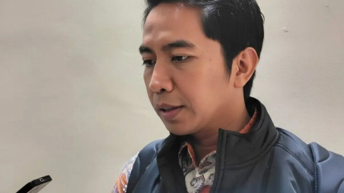 Ketua Komisi C DPRD Surabaya, Eri Irawan - Image