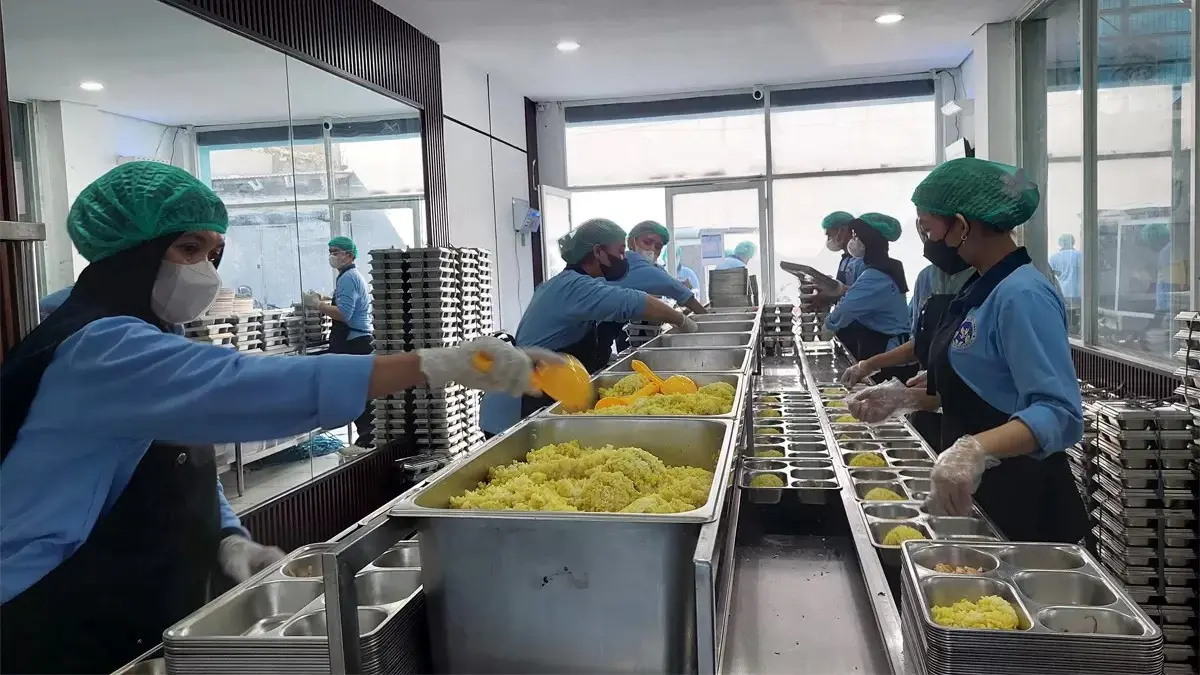 MBG Disalurkan 5 Hari, Pemerintah Klaim Bisa Hemat Anggaran Rp 20 Triliun - Image