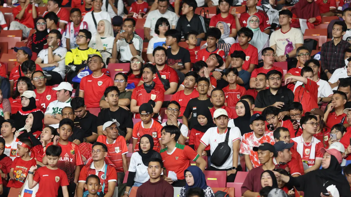 Suporter Timnas Indonesia mulai memadati Stadion Utama Gelora Bung Karno (SUGBK), Jakarta. (Dery Ridwansah/ JawaPos.com)
