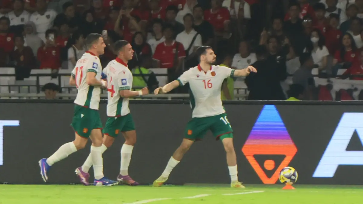 Gol pinalti dari pemain Bulgaria dalam laga final FIFA Series 2026 di Stadion Utama Gelora Bung Karno, Senin (30/3/2026). (Dery Ridwansah/ JawaPos.com)
