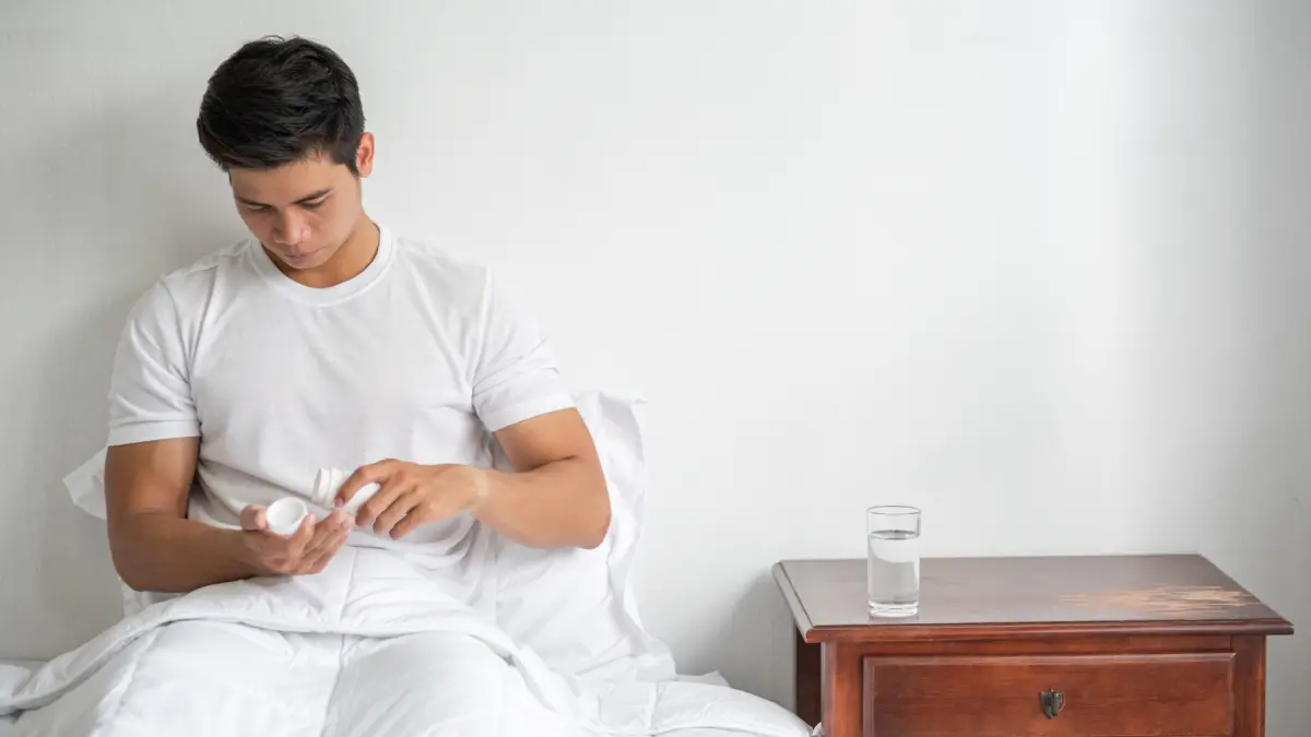 Ilustrasi pasien campak dewasa menjalani isolasi selama perawatan. (Freepik) - Image