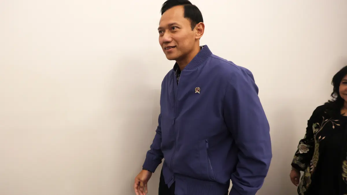 Menteri Koordinator Bidang Infrastruktur dan Pembangunan Kewilayahan, Agus Harimurti Yudhoyono atau AHY menggelar jumpa pers kelahiran anak keduanya di Rumah Sakit Pondok Indah (RSPI), Jakarta, Senin (30/3/2026). (Dery Ridwansah/ JawaPos.com)
