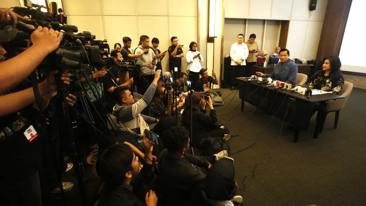 Menteri Koordinator Bidang Infrastruktur dan Pembangunan Kewilayahan, Agus Harimurti Yudhoyono atau AHY menggelar jumpa pers kelahiran anak keduanya di Rumah Sakit Pondok Indah (RSPI), Jakarta, Senin (30/3/2026). (Dery Ridwansah/ JawaPos.com)