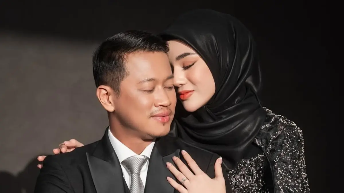 Selebgram Clara Shinta amuk suaminya yang selingkuh. (Instagram: clarashintareal - Image