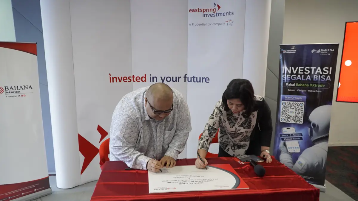 Direktur Utama Bahana Sekuritas Reza Benito (kiri) dan Direktur Utama Eastspring Investments Indonesia Sulystari Rizal.