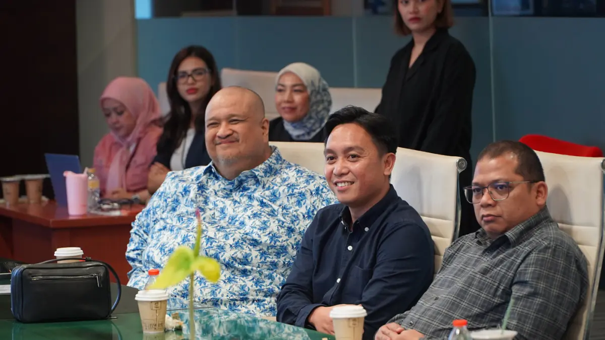 Direktur Utama PT Bahana Sekuritas, Reza Benito Zahar bersama Direktur Utama PT Recapital Asset Management, Alvin Pattisahusiwa