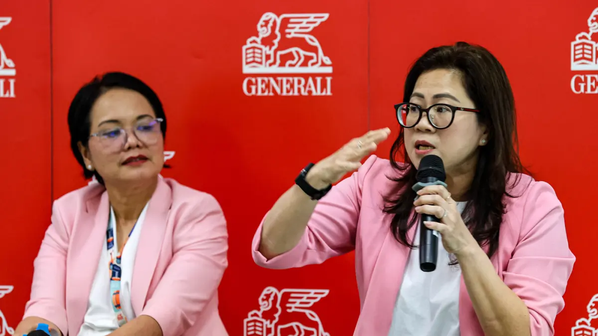 Chief Product Management and Marketing Officer Generali Indonesia Jong Wie Siu dan Director of Enterprise and Business Service Telkom Indonesia yang juga former CEO PT AirAsia Indonesia Veranita Yosephine saat acara talkshow dengan tema ‘Women Leading wit