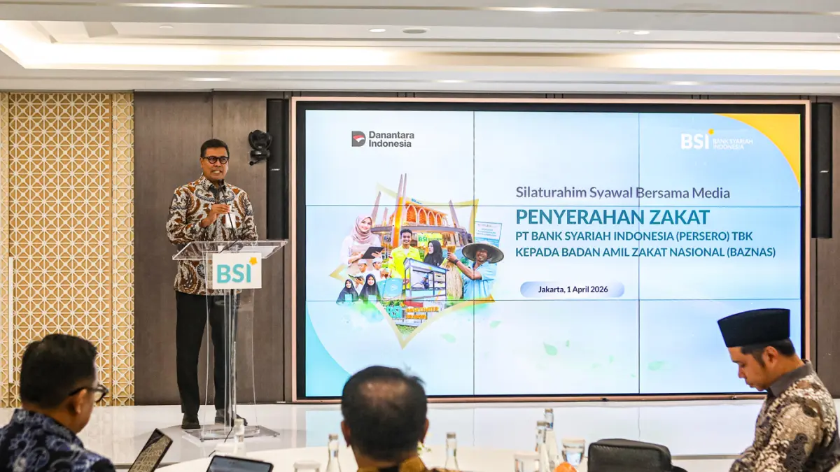 Direktur Utama BSI Anggoro Eko Cahyo memberikan paparan pada acara pengerahan zakat BSI di BSI The Tower, Jakarta, Rabu (1/4/2026). (Salman Toyibi/Jawa Pos)