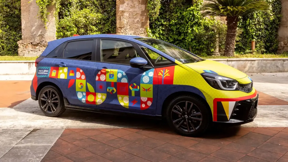 Honda Jazz 2026 Tampil Total, Desain Baru Ikan Koi Jadi Naga Bikin Heboh - Image